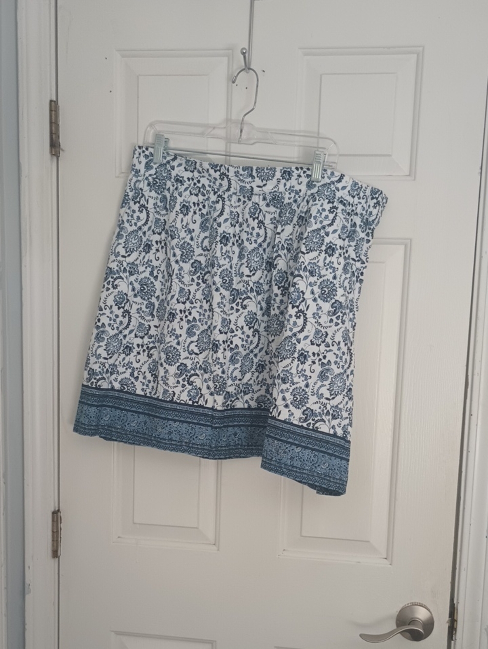 Women’s White and Navy Floral Border Skirt
